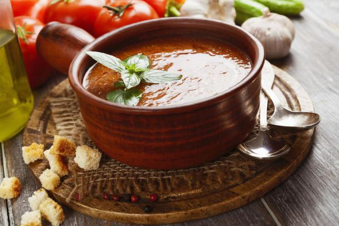 15 przepisów kulinarnych na zupy chłodniki - idealne w upalne dni